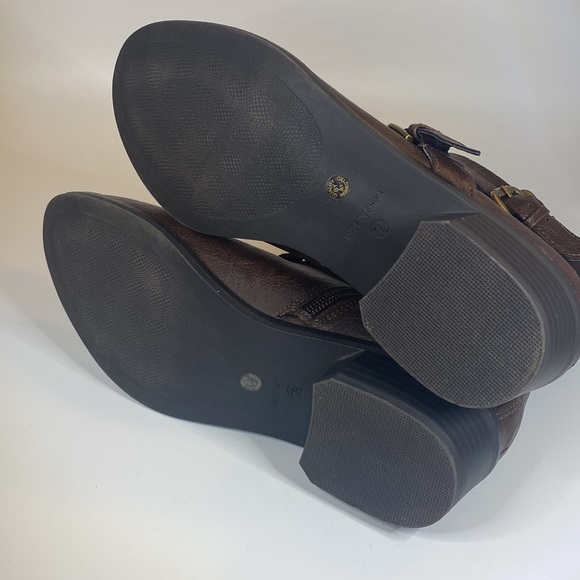 A.n.a brown ankle bootie faux leather Strappy buckle 7.5 zip up fall boots 7 1/2 - Picture 7 of 11